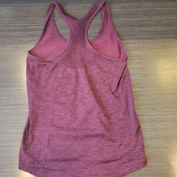 Alphalete High Performance Seamless Tank - Picture 3 of 3